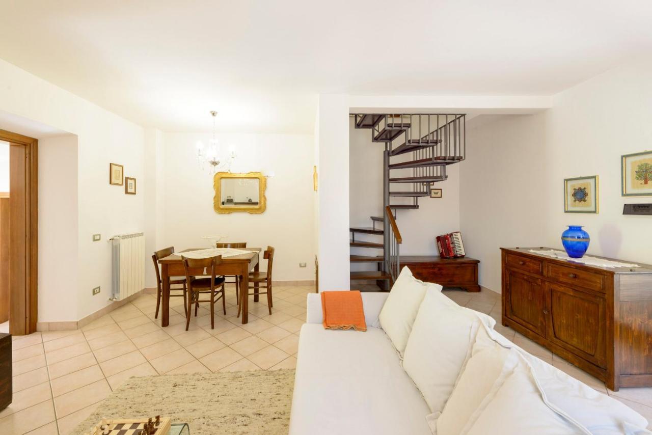 Casa Vacanze San Vittorino Губбіо Екстер'єр фото