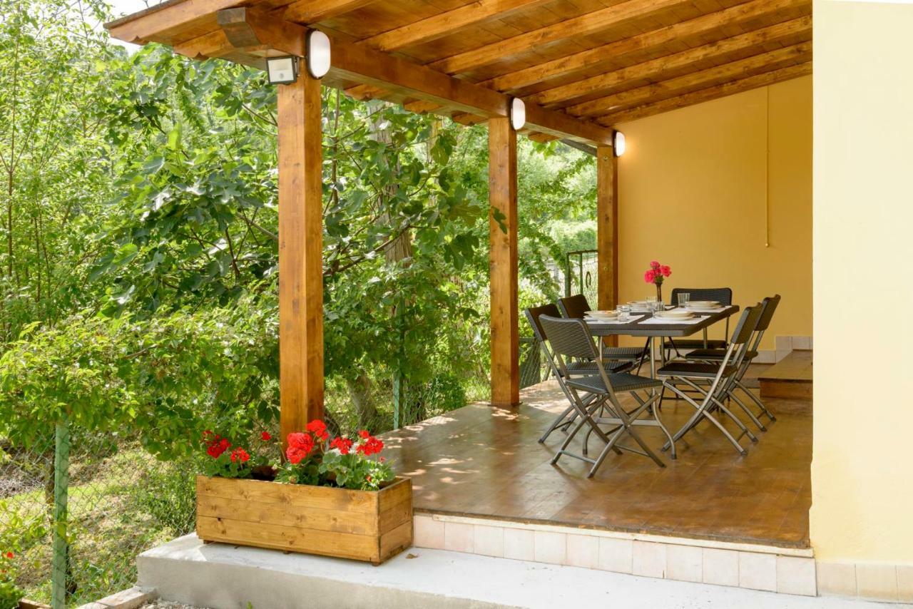 Casa Vacanze San Vittorino Губбіо Екстер'єр фото